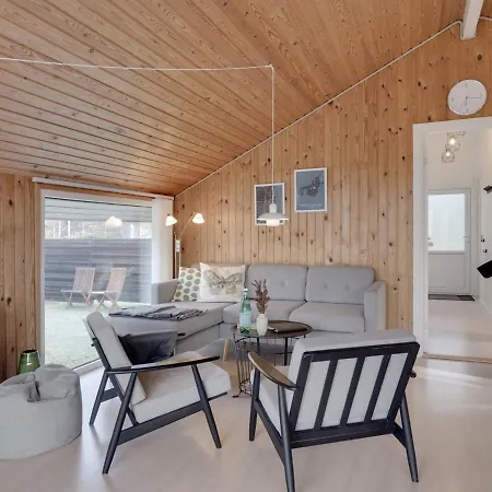 Holiday home Aderice - 1km From The Sea In Ne Jutland By Interhome Hals