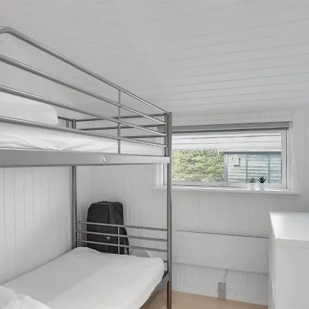 Holiday home Aderice - 1km From The Sea In Ne Jutland By Interhome Hals