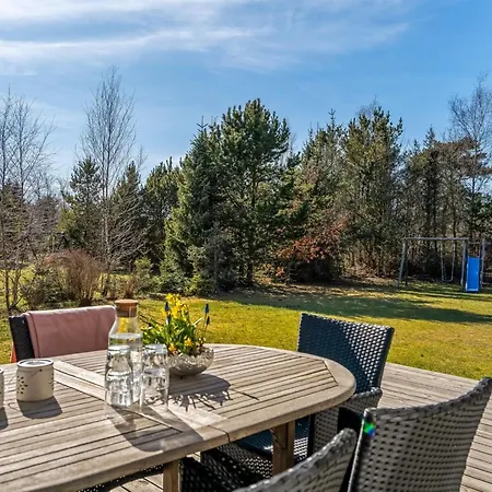 Aderice - 1km From The Sea By Interhome