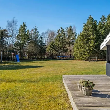 Aderice - 1km From The Sea By Interhome *